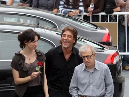 Rebeca Hall, Javier Bardem (en el centro) y Woody Allen en la presentación de <i>Vicky Cristina Barcelona.</i>