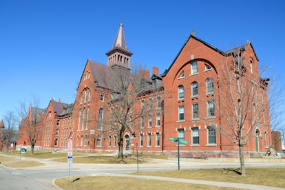 Old Mill, el edificio más antiguo de la Universidad de Vermont (UVM), en Burlington (Estados Unidos).
