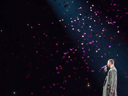 Sam Smith interpreta anoche en Madrid 'Stay with me'.