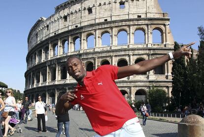 El jamaicano delante del coliseo de Roma.