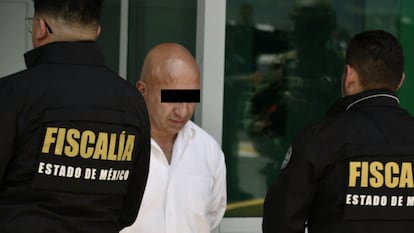 Juan 'N', director de Seguridad Pública de Coatepec de Harinas (Estado de México), detenido este lunes por elementos de la Fiscalía General. 