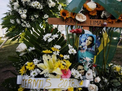 Estudantes da Universidad Americana (UAM), na Nicarágua, realizam homenagem à brasileira Rayneia Gabrielle Lima, assassinada no país. 