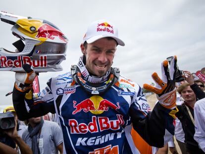 Despres celebra su quinto triunfo en el Dakar.