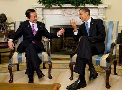 El primer ministro japonés, Taro Aso, y Barack Obama, ayer en la Casa Blanca.
