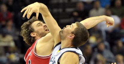 Pau y Marc Gasol en el Grizzlies-Bulls de diciembre.