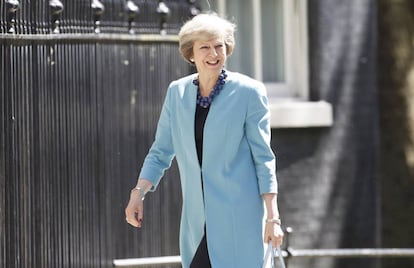 Theresa May chega ao 10 de Dowing Street.