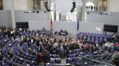 Els parlamentaris alemanys participen en la votació al Bundestag sobre el rescat a Grècia, el 19 d'agost del 2015.