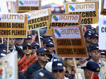 Protesta en 2010 contra la ley de derechos y deberes de las Fuerzas Armadas.