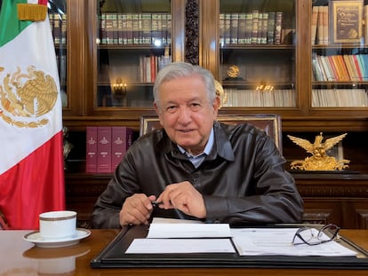 El presidente de México, Andrés Manuel López Obrador, en un mensaje grabado tras contagiarse de covid-19.