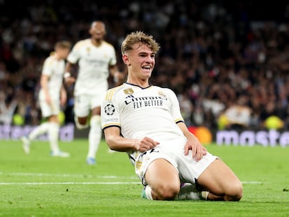 Nico Paz celebra su gol al Nápoles en el Bernabéu.