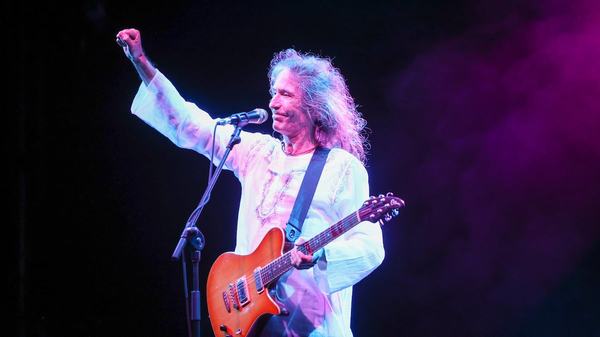 Plasencia llora la pérdida de Robe, su hijo pródigo: “Se ha ido como los grandes, sin hacer ruido. Era humilde y discreto”