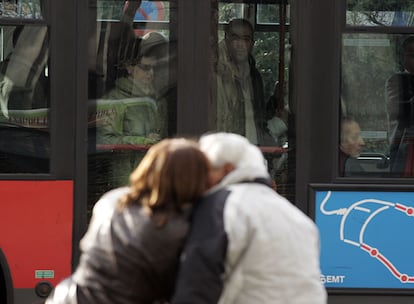 Un autobús de la EMT que circuló ayer, pese a la huelga.