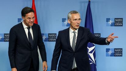 Mark Rutte y Jens Stoltenberg en la sede de la OTAN, el pasado abril en Bruselas.