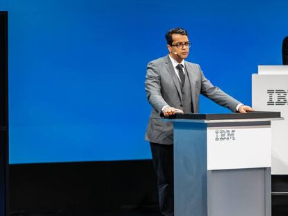 Proyecto Debater de IBM contesta a Harish Natarajan, que tiene el récord mundial de victorias en competiciones de debates, en el marco de Think 2019 en San Francisco.