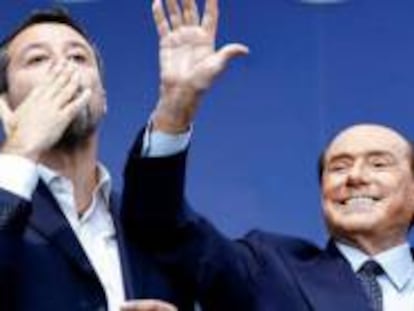 Salvini, Berlusconi y Meloni, en un mítin el día 22, en Roma.