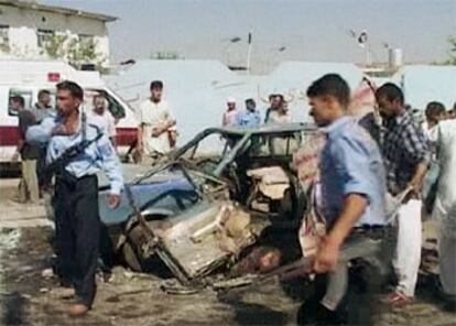 En la imagen, uno de los tres coches bomba que han estallado en la ciudad de Mosul.