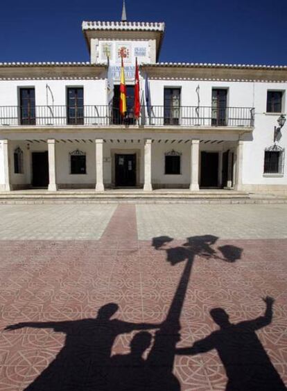 Fachada del Ayuntamiento de Titulcia, municipio de la comarca de Las Vegas.