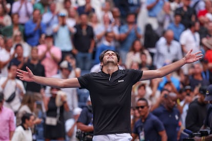 Fritz festeja el triunfo contra Zverev en los cuartos.