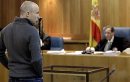 El presunto etarra, Gurutz Agiresarrobe en el juicio por la muerte de Pagazaurtundua.