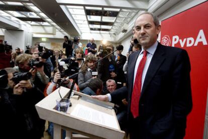 El alcalde de Ámsterdam, Job Cohen, en una conferencia de prensa.