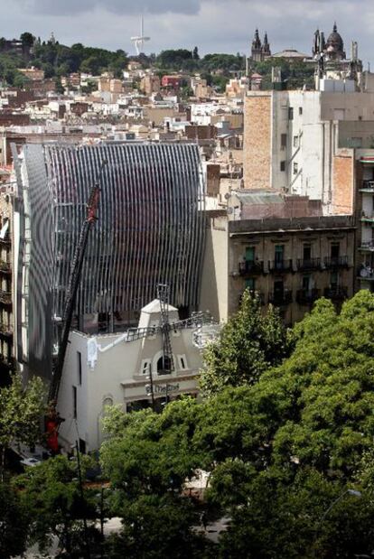 Vista del exterior del cabaré barcelonés "El Molino"