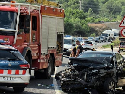 El coche siniestrado ayer en la N-340.