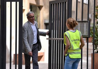 Javier Melero, a la sortida de la casa de Daniel Osàcar.