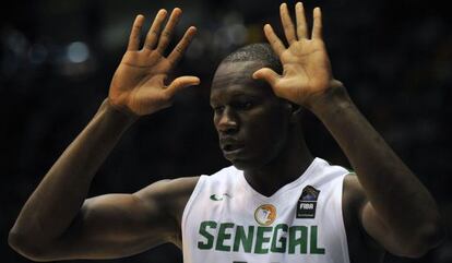 Dieng, en el encuentro contra Argentina.