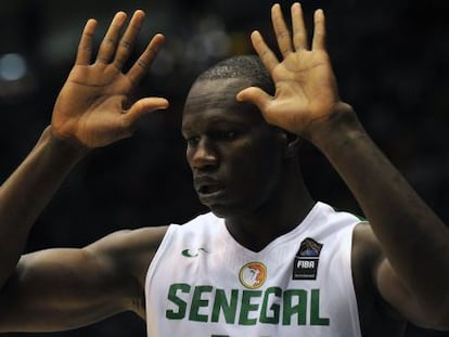 Dieng, en el encuentro contra Argentina.