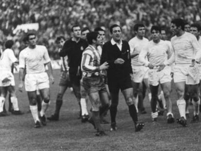 Ortíz de Mendíbil, durante un partido entre el Madrid y el Atlético.