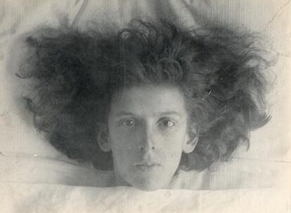 <i>Autorretrato como jovencita</i> (1914), de Claude Cahun.