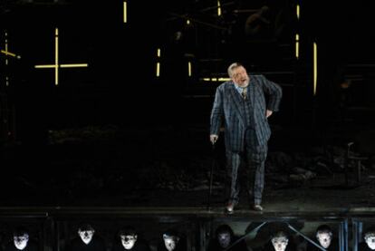 Michael Koenig, en una escena de la producción<i> </i><b>del Real </b>Ascenso y caída de la ciudad de Mahagonny presentada en el Teatro Bolshói.