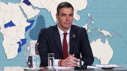 El presidente del Gobierno, Pedro Sánchez, durante su mensaje de Navidad de 2024, agradeciendo a los más de 15.000 militares en misiones en el exterior su compromiso "con la paz y la seguridad en el mundo".