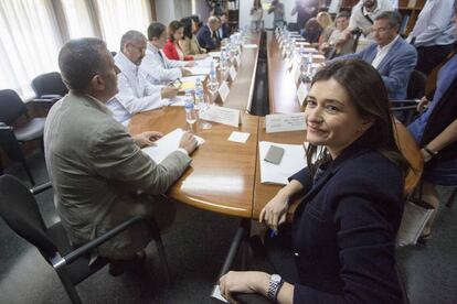 La consejera de Sanidad, Carmen Mont&oacute;n, durante la reuni&oacute;n del consorcio del Hospital provincial de Castell&oacute;n.