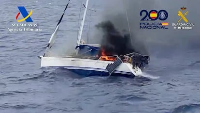 Herido grave un presunto narco al incendiar un velero con cocaína para hundirlo
