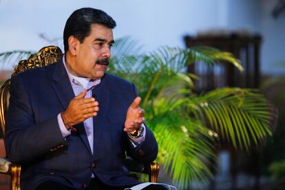 El presidente de Venezuela, Nicolás Maduro, brinda una entrevista en el Palacio de Miraflores, Caracas, el 23 de agosto de 2020.