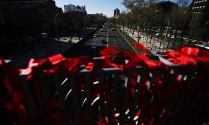 “La inversión en I+D y social en la respuesta al VIH y al sida en España es casi nula, y queremos alzar la voz para que los estamentos políticos se comprometan con ella, y logremos el objetivo de ONUSIDA de acabar con la epidemia del VIH en 2030”, comenta José Antonio Pérez Molina portavoz de #YoNoMeOlvido.