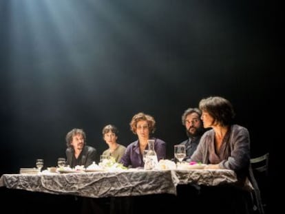 De izquierda a derecha, Juan Antonio Lumbreras, Natalia Hernández, Eva Trancón, Paco Déniz y Elena González, en Edipo rey.