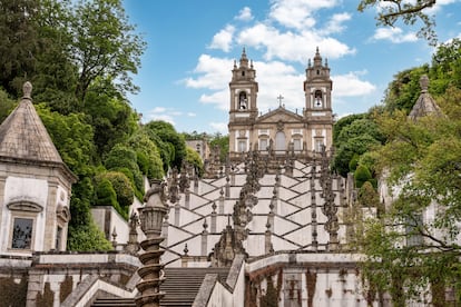 Las escaleras barrocas al santuario Bom Jesus do Monte, en la localidad portuguesa de Braga.