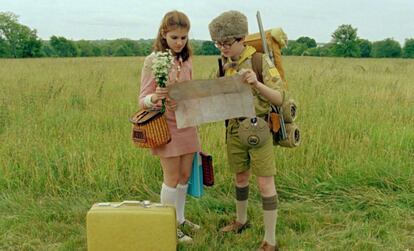 Jared Gilman y Kara Hayward  Podría uno embelesarse con la técnica de Wes Anderson, los encuadres, los colores vivos. Cierto. Pero si por algo resulta memorable 'Moonrise Kingdom' (2012) es por la abnegación que se demuestran ese par de críos, Gilman y Hayward, como un Romeo 'boyscout' con una especie de mapache en la cabeza y una Julieta cuyo capuleto padre es Bruce Willis y lleva pistola.