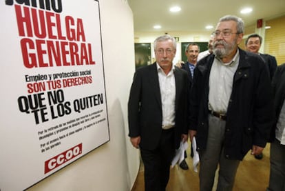 Cándido Méndez (derecha) e Ignacio Fernández Toxo, antes de la comparecencia.