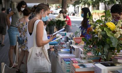 Parades de llibres el passat 23 de juliol, quan es va celebrar Sant Jordi, per la pandèmia.