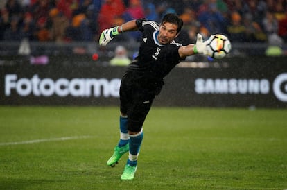 Gianluigi Buffon entrena antes de la final de la Copa Italiana frente al AC Milán, el 9 de mayo de 2018.