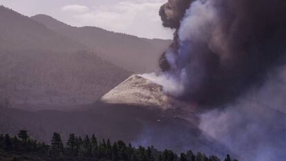 El volcán de La Palma afecta ya a más de 1.000 viviendas en dos semanas de erupción