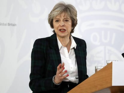 Theresa May durante uma conferência, hoje em Londres.