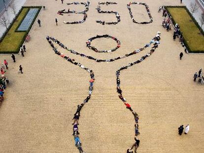Protesta de los ecologistas de 350.org ayer en Poznan.