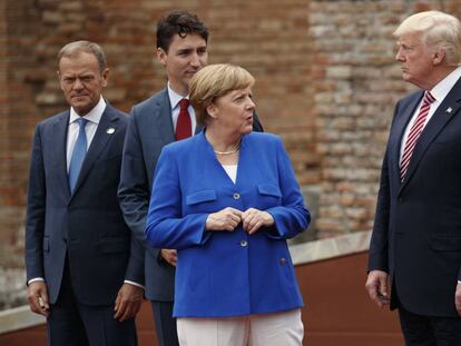 La canciller de Alemania, Angela Merkel, y el presidente de EE UU, Donald Trump, durante el G-7 de mayo en Taormina.  (AP Photo/Evan Vucci)
