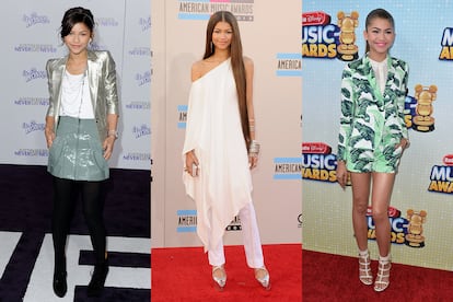 En 2011, en pocos meses, Zendaya pasó de ser una niña Disney más a una actriz adolescente que despertaba interés sobre la alfombra roja. A la derecha, el primer estilismo que Law Roach creó para ella, con americana de Alice and Olivia y falda de cuero de Alexander Wang.