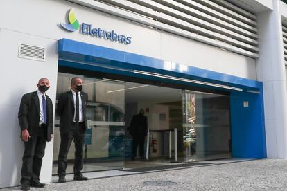 Entrada de la sede de la empresa pública Eletrobras, en Río de Janeiro