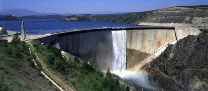 Presa del pantano del Atazar, en la Comunidad de Madrid.